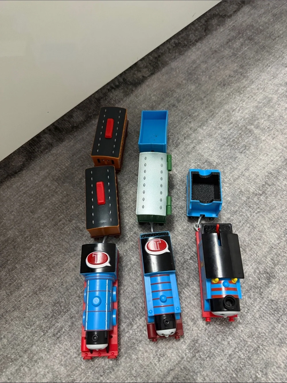 Blue Thomas-style Kids Toy Train Set - Blue and Red